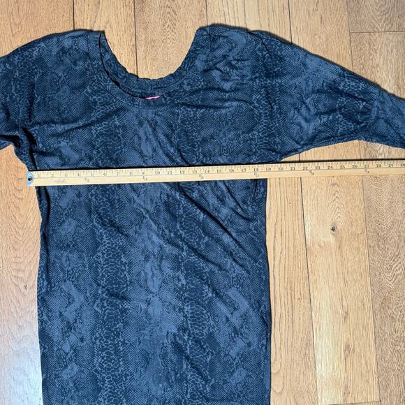 Nation LTD Snake Print Dolman Sleeve Mini Dress SZ M Black Gray Goth DK Romantic - Picture 5 of 7